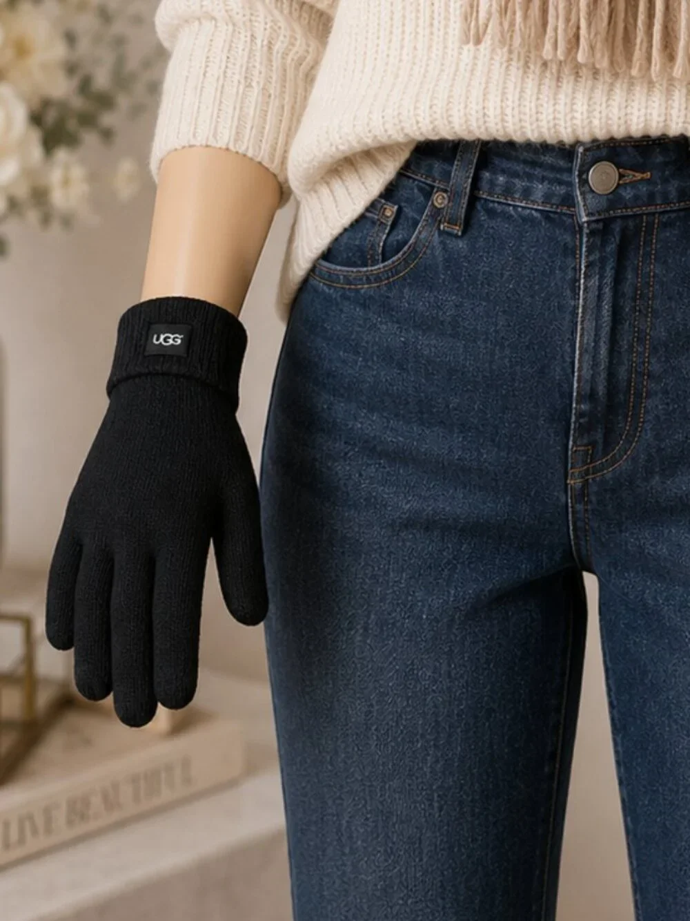 NWT UGG Knit Touchscreen Compatible Gloves – Black